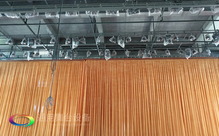 深圳濱海旅游度假區kaisa金沙灣雪域廣場舞臺阻燃幕布、舞臺燈光等項目！促進旅游、文化融合發展，帶動服務產業整體轉型升級！