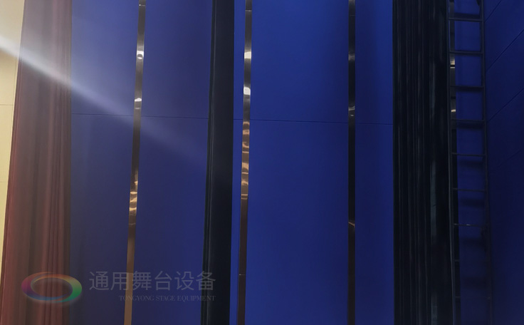 舞臺(tái)幕布的阻燃等級(jí)：永久性阻燃、阻燃、耐久性阻燃、非阻燃、可加工為阻燃...