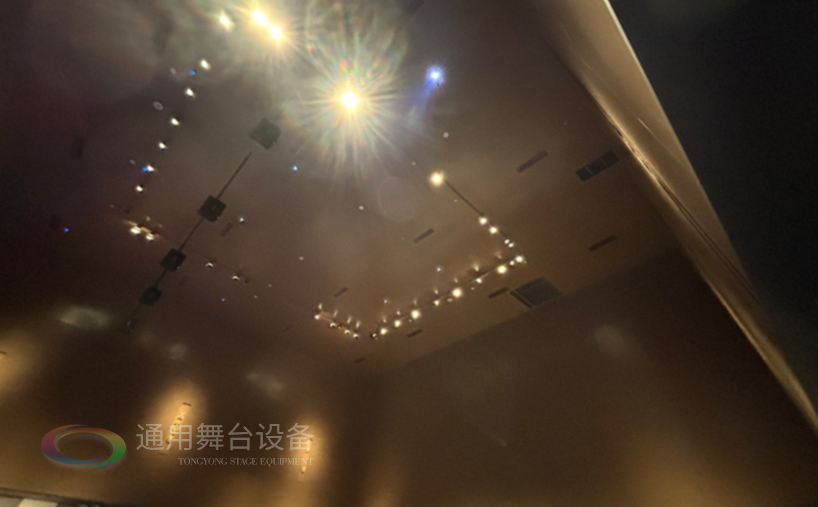 高效安裝舞臺吊桿、阻燃幕布，助力博物館多功能舞臺升級